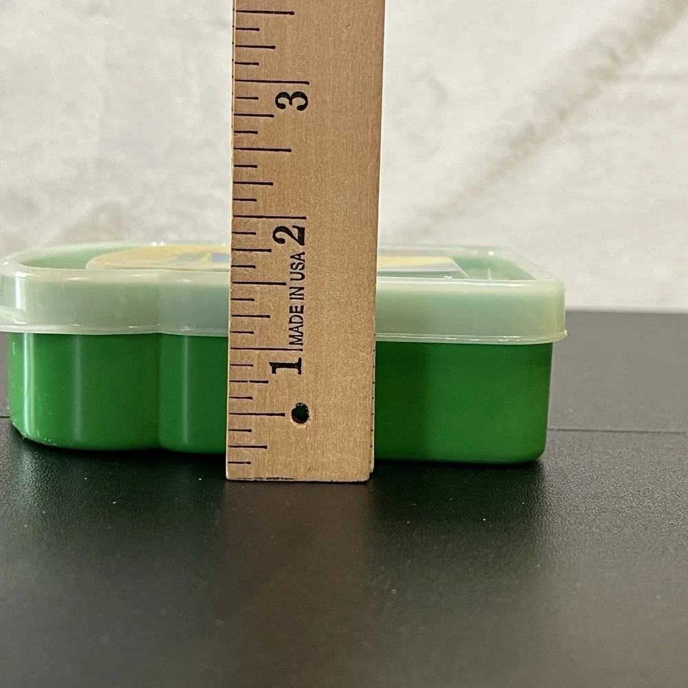 Crayola Snack Packer Sandwich Food Lunch Lunchbox Container Storage Green